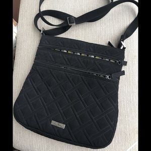 Vera Bradley Black Quilted Tri-Zip Bag👜🧚🏽‍♀️💋